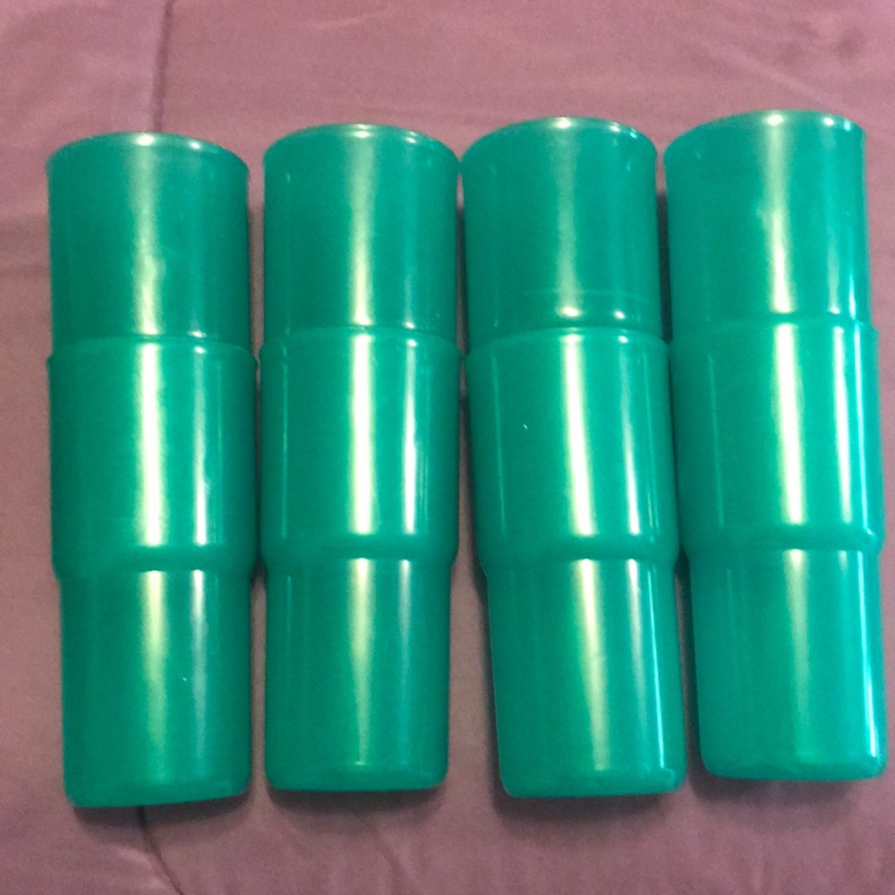 Tupperware stackable tumblers green 18oz